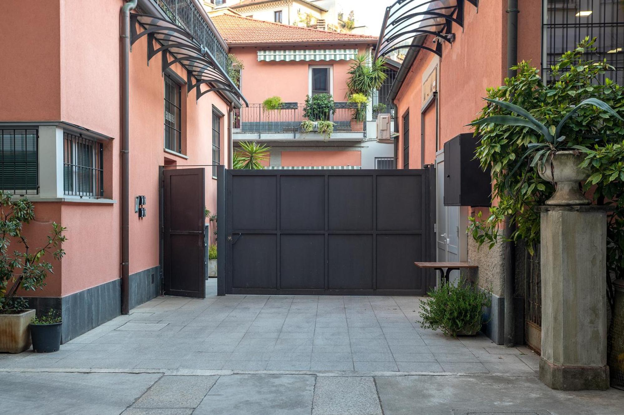 Duomo-porta Venezia Design Loft Giallo 2 *